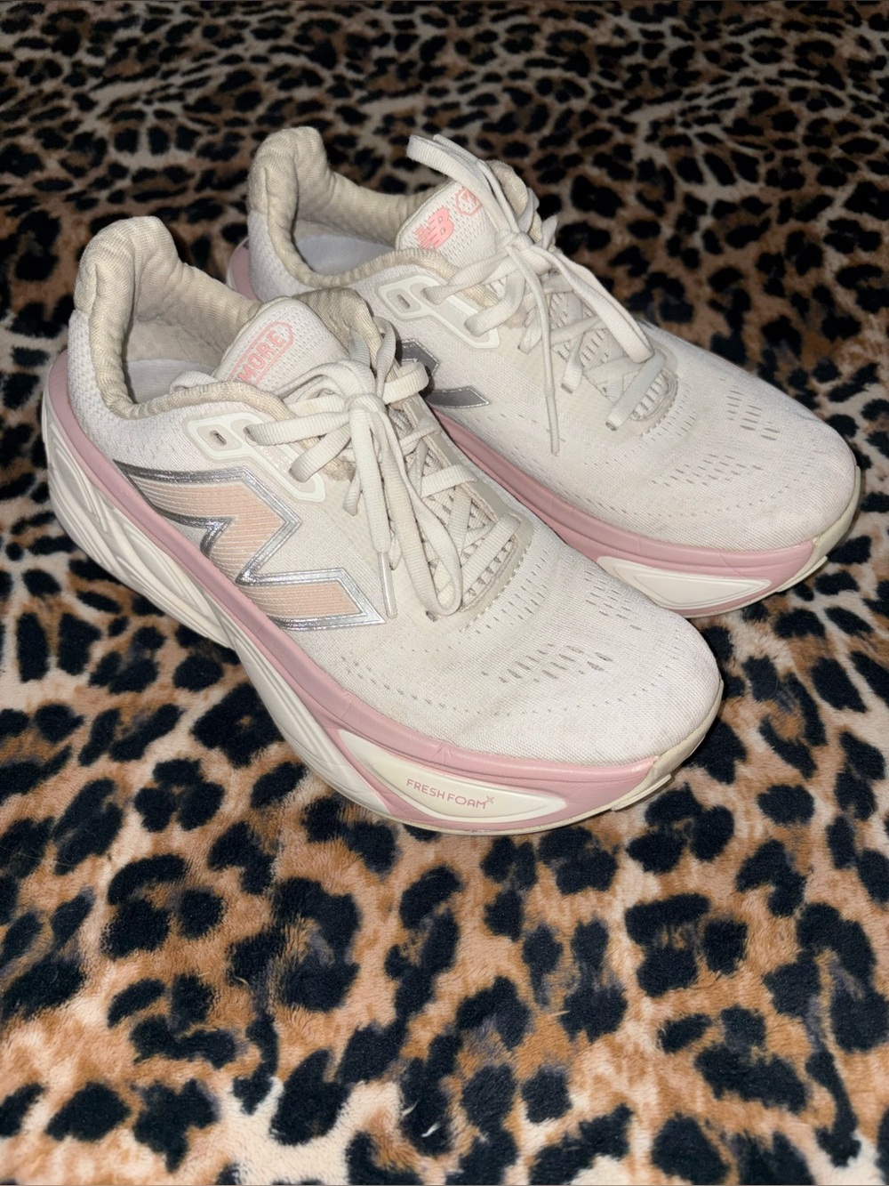 New Balance Fresh Foam MORE Women's size 8.5 Athletic Running Sneakers